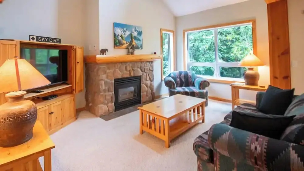 Ski In & 15 Minute Walk to the Lifts Hot Tub AC Pet Friendly