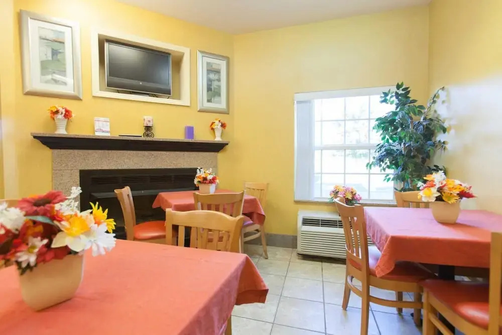 HomeTown Inn-Ringgold