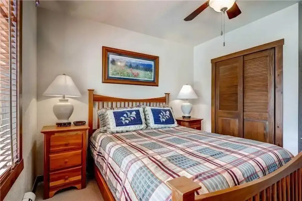 3 Bedroom Mountain View Condo Located in Historic Downtown Breckenridge with Hot Tub Access