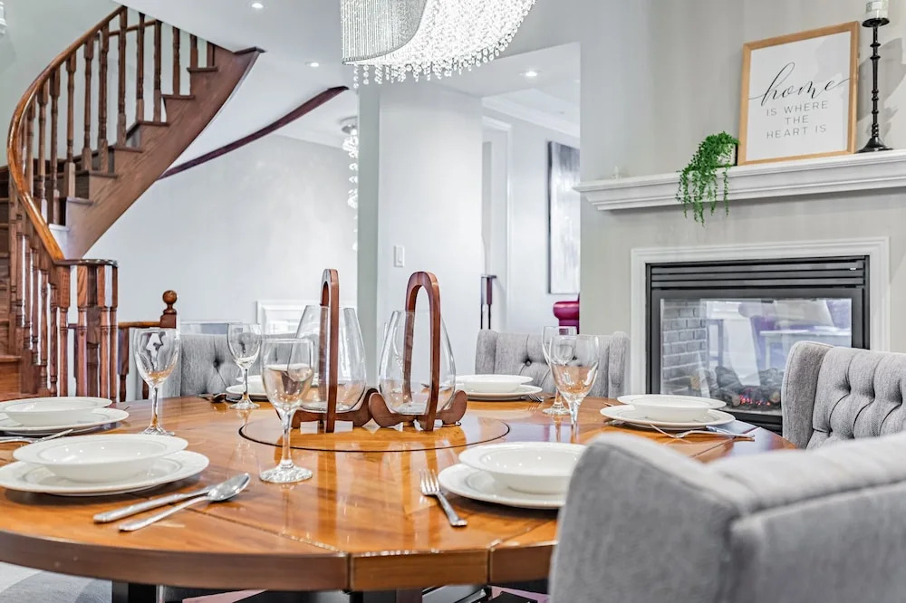 Luxury Villa - Mississauga Square One