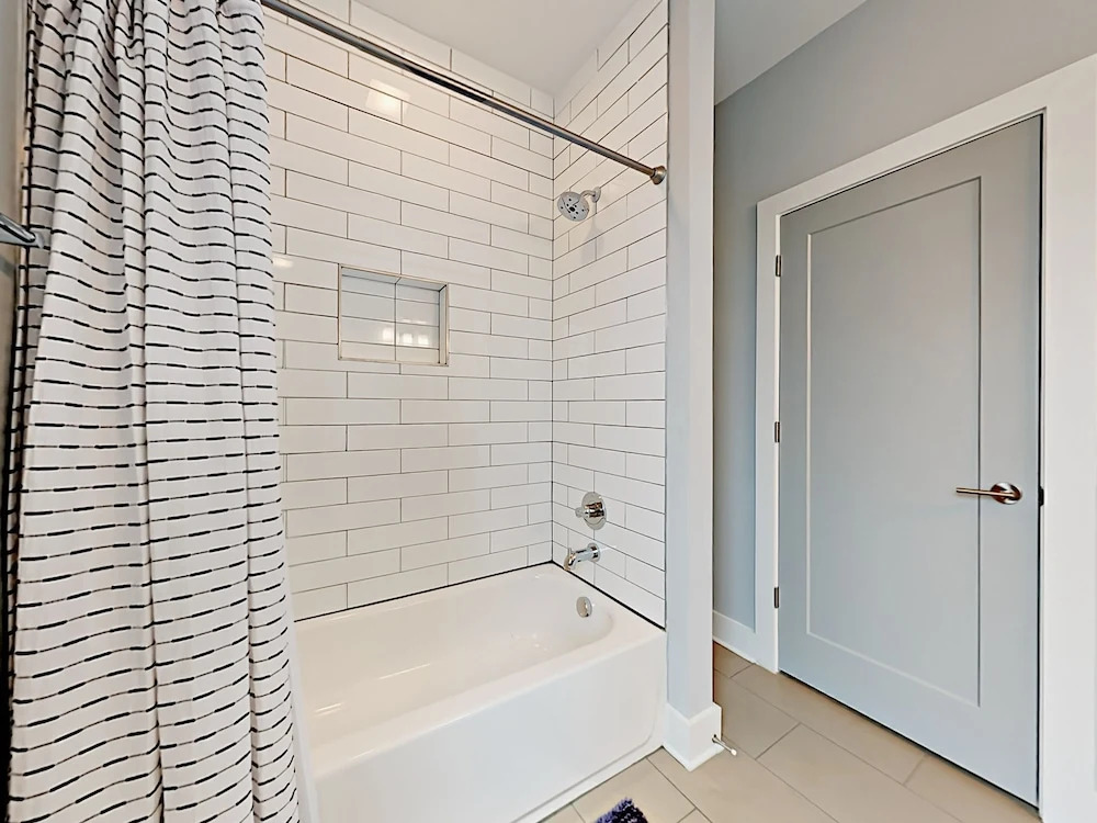 Summit Ave Townhouse 3 Bedrooms 3.5 Bathrooms Townhouse
