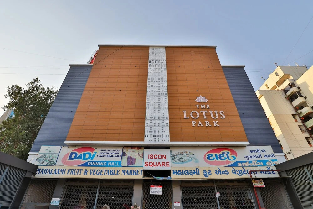 Capital O 23214 Hotel The Lotus Park