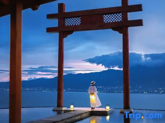 Dali · Yinli | Mid-mountain Sunset Seaview Chinese Courtyard (Erhai Wenbi Village)