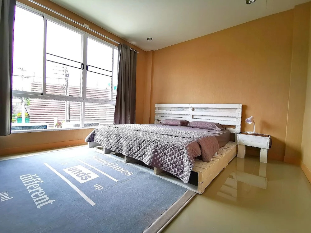1314a Homesat Night Market Near Airport Old City Free Pick up for 3 Days