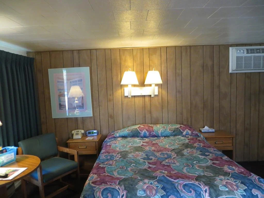 Restwood Motel