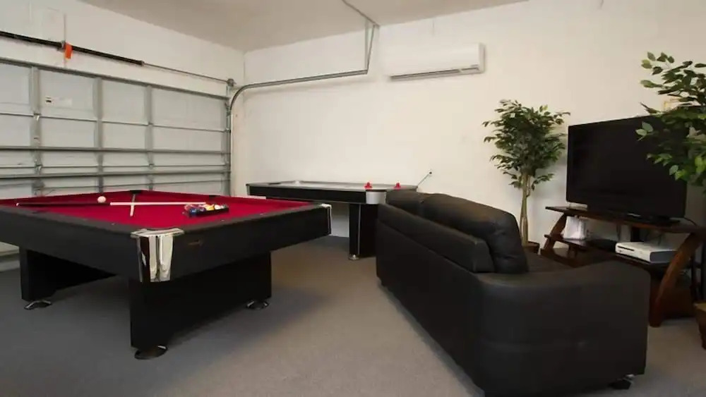 Luxurious 6 Bedroom 4 Bath Villa in Windsor Hills Resort