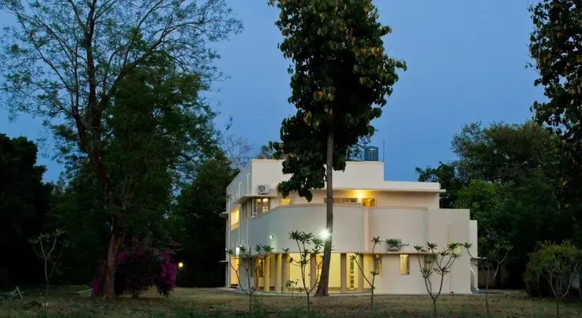 Neemranas Deco House