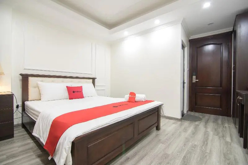 RedDoorz near Pho Co Ha Noi