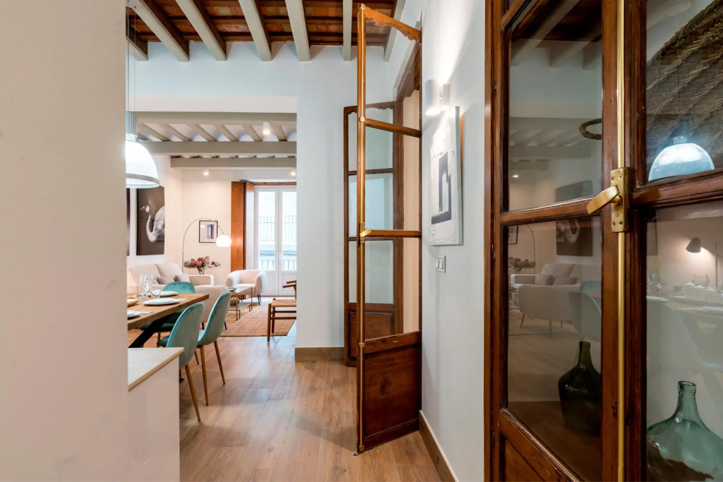 Magnificent 4 Bedroom Apartment in Cadiz Center San Antonio V