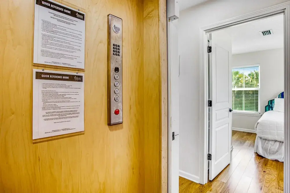 Beautiful 3-level Home Steps From the Beach W/wifi, Washer/dryer, & Central AC
