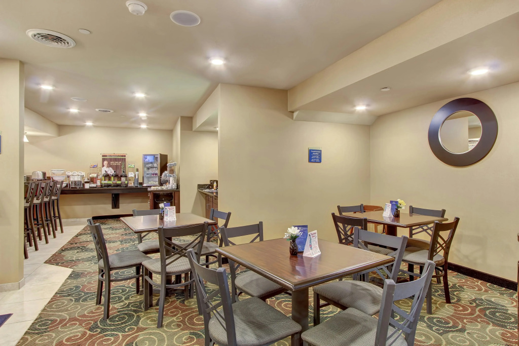 Cobblestone Hotel & Suites - Waynesboro