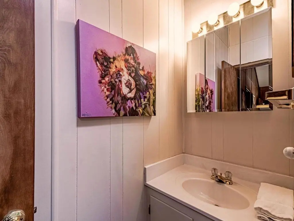Innjoy, 2 Bedrooms, Pet Friendly, WiFi, Wood Fireplace, Sleeps 4