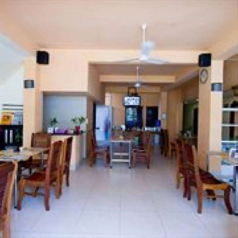 G Eleven Hotel
