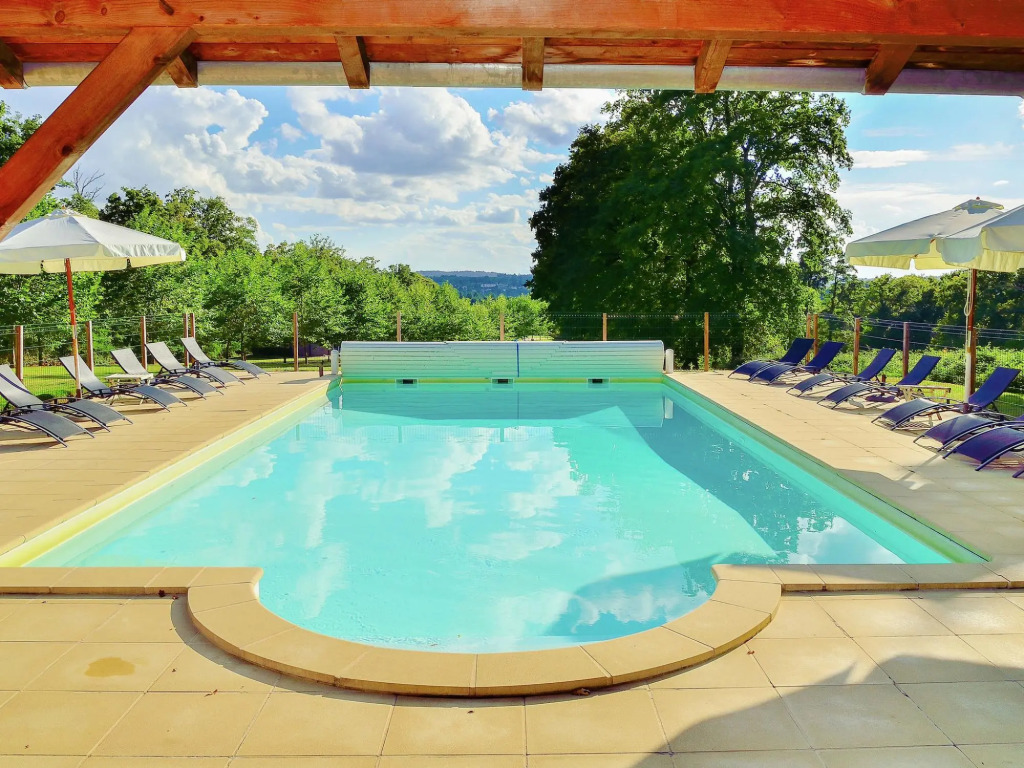 Holiday Home in Oradour sur Vayres with Private Terrace