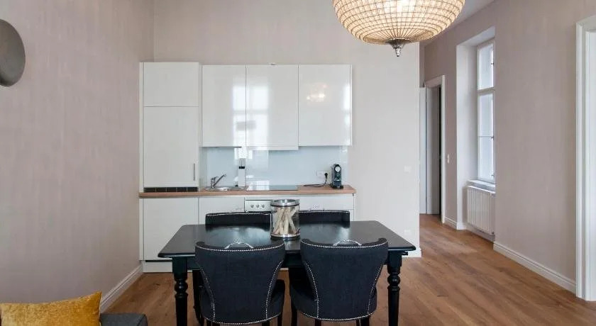 6 Rooms - 1070
