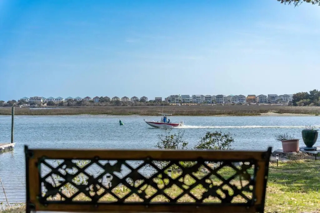 Dolphin Cove - Whole WATERFRONT House with Pier