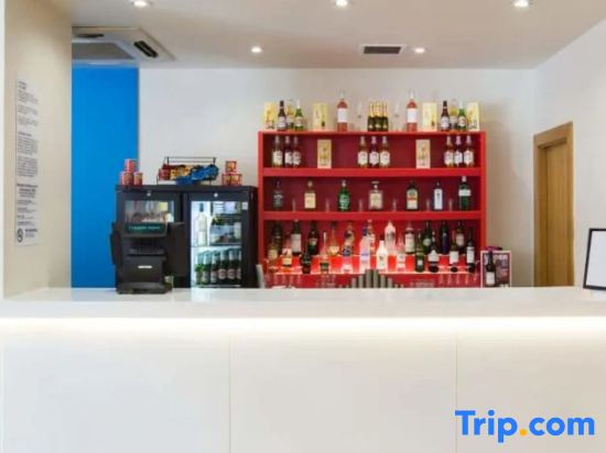 Travelodge Redhill Town Centre