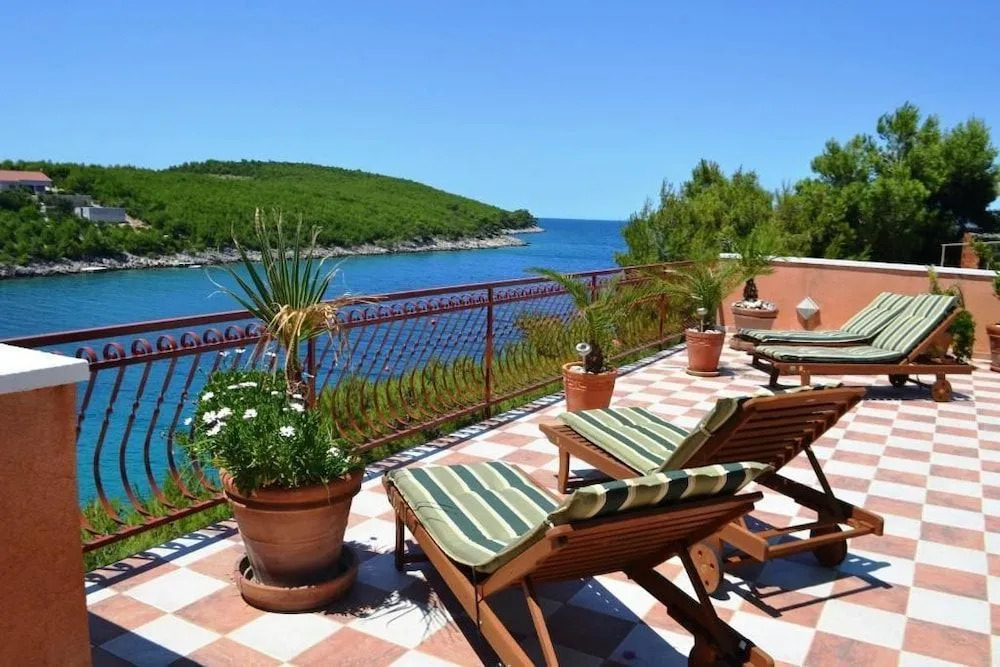 Villa Hraste