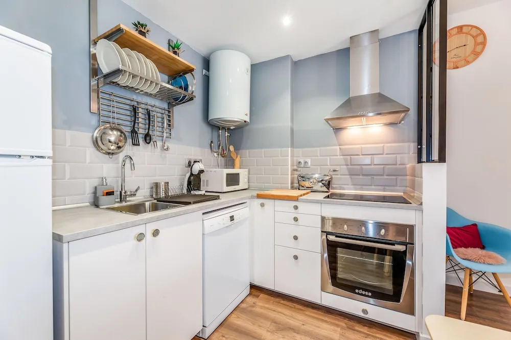 Trendy Central Apt With Small Parking And Terrace