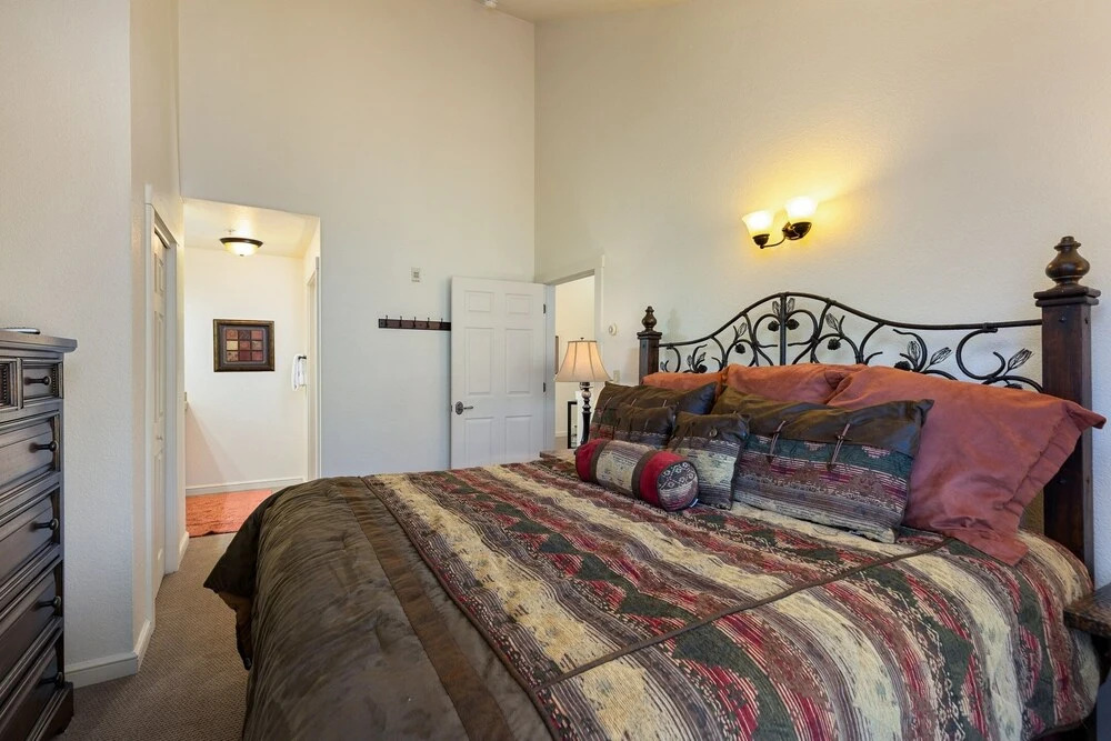 1849 The Seasons 3 Bedroom Townhouse by RedAwning