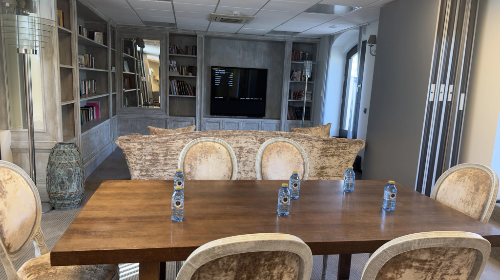 Healthouse Apartments