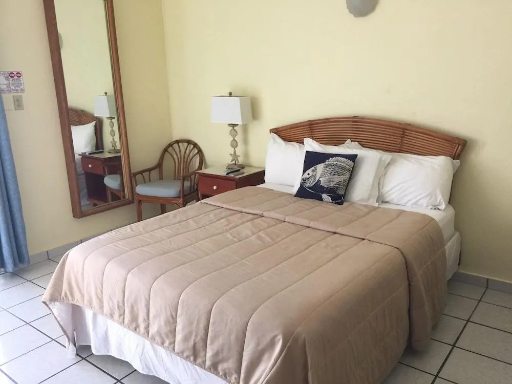Nautilus by La Jamaca Hotels-Downtown La Parguera