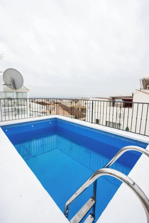 Naim Guest House Nerja