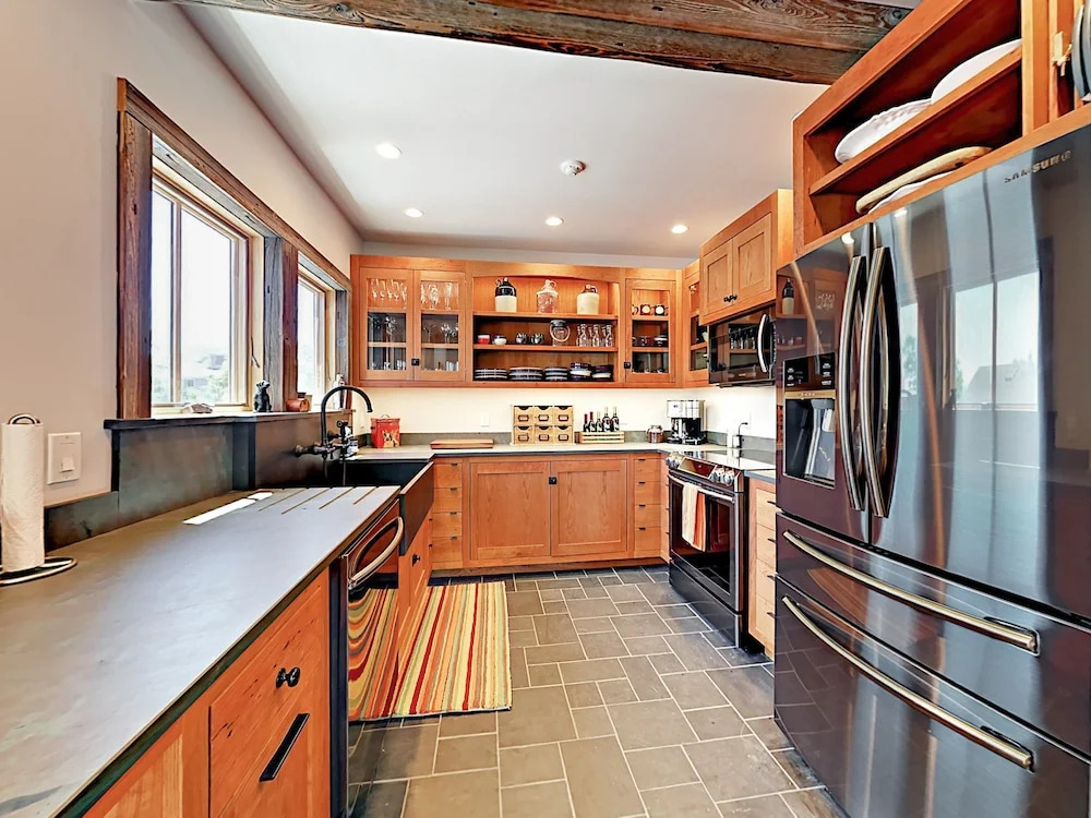 Newly Renovated 3br In Boothbay Harbor 3 Bedroom Apts
