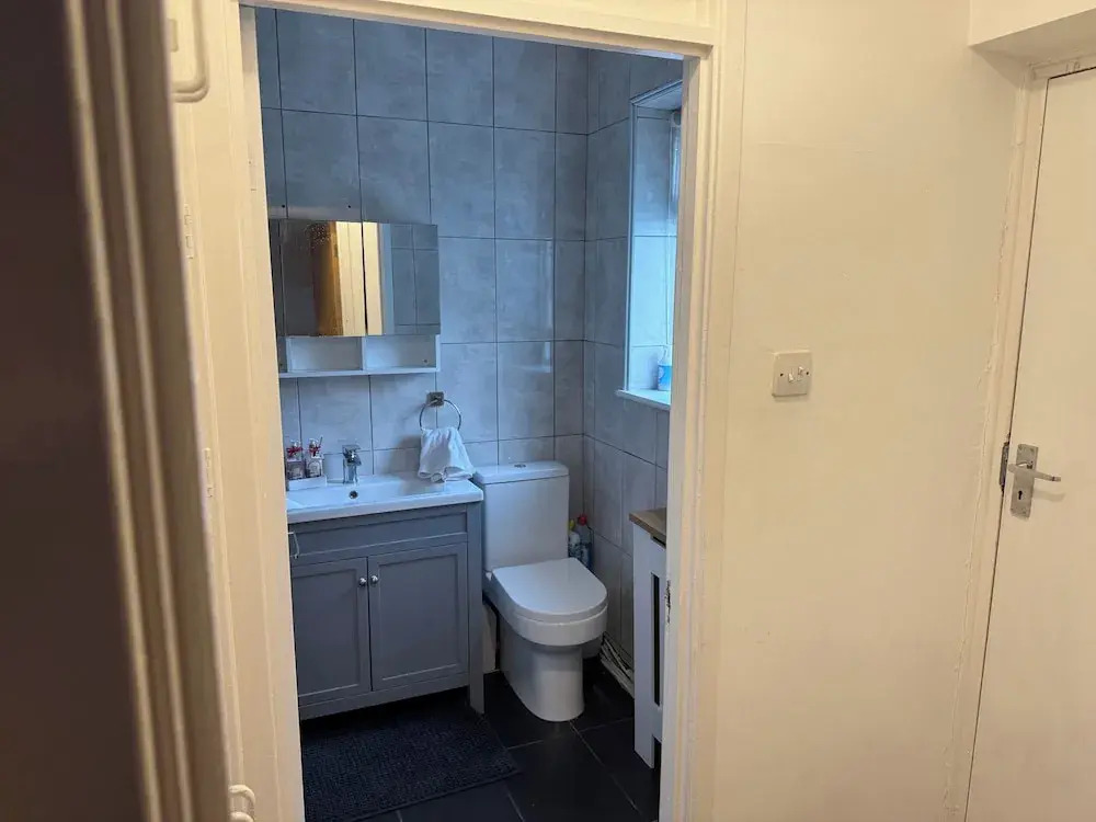 Knotty Ash - 3 Beds - Sleeps 6 - On-site Parking