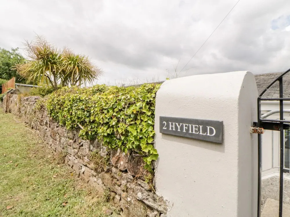 2 Hyfield