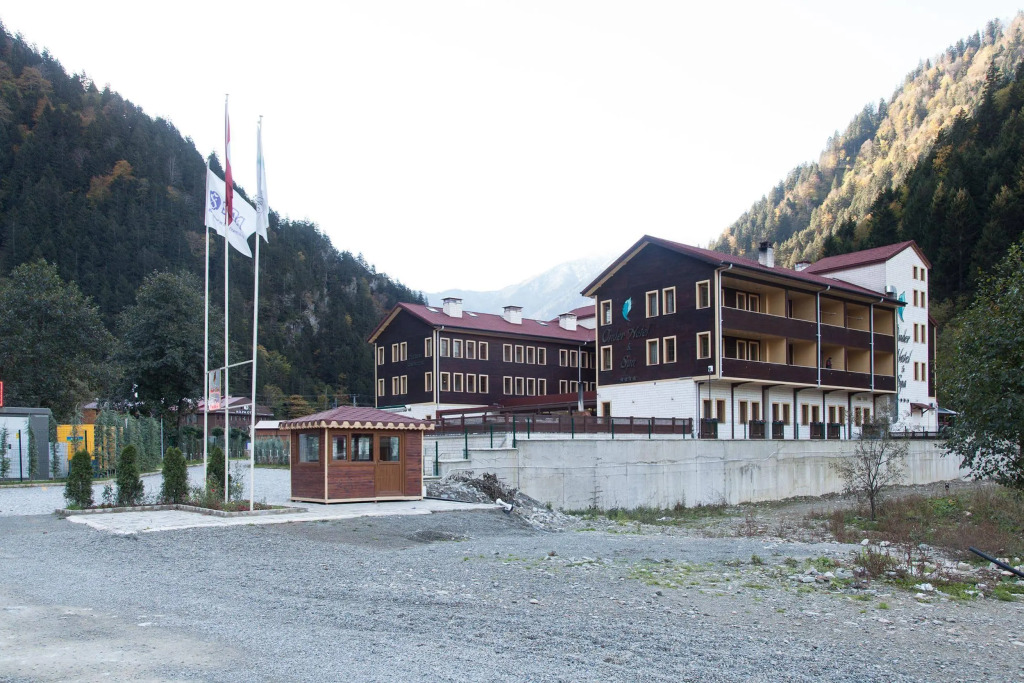 Flora Uzungöl Resort Hotel
