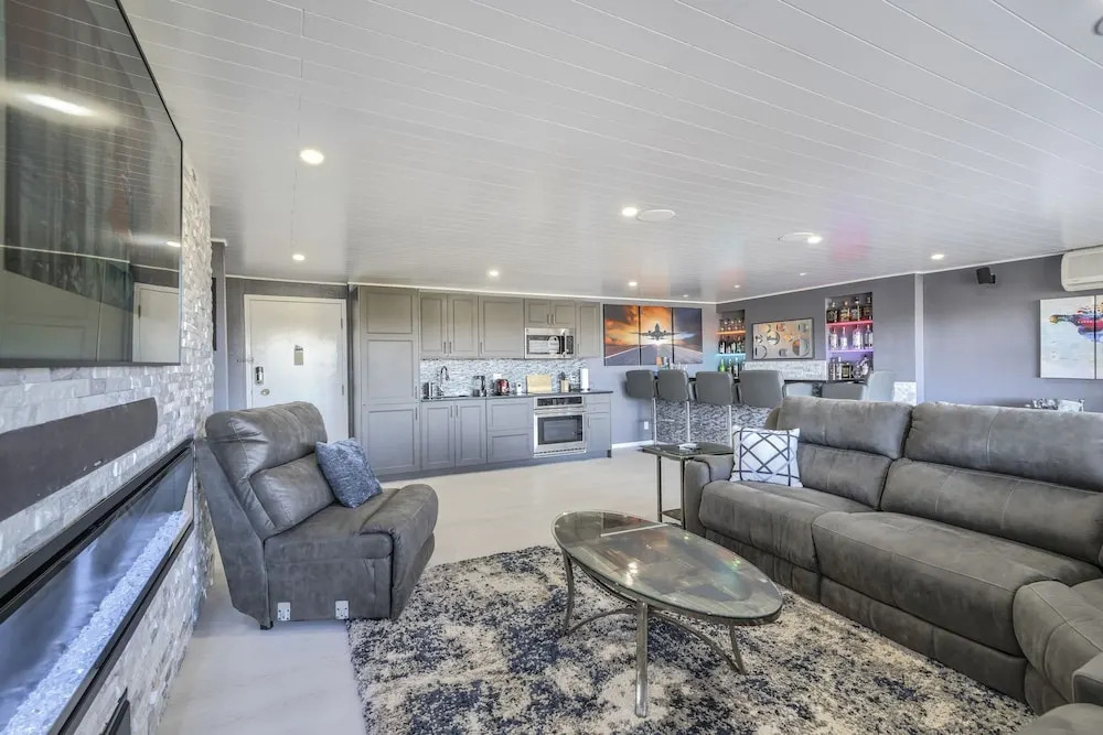 Satellite Suite