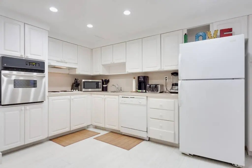 Lovely 3 BR unit by the beach- remodeled-STR-00604