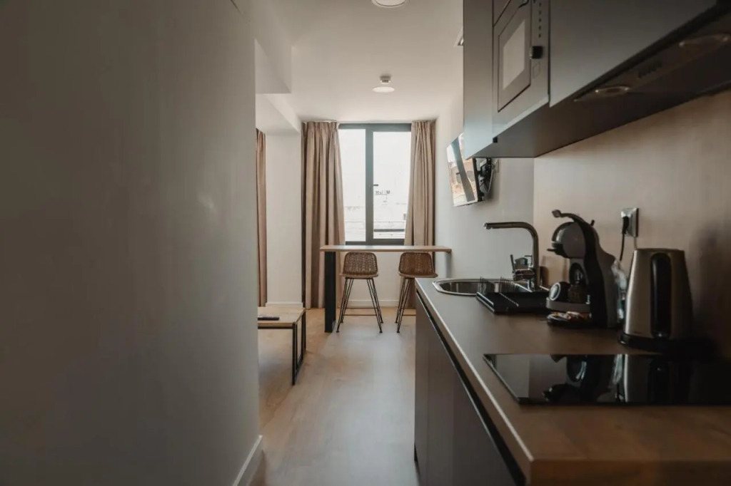 esZentrico Suites & Rooftop bar