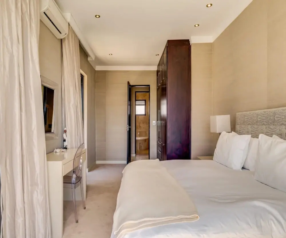 Family Villa in the Heart of Camps Bay Bayon House