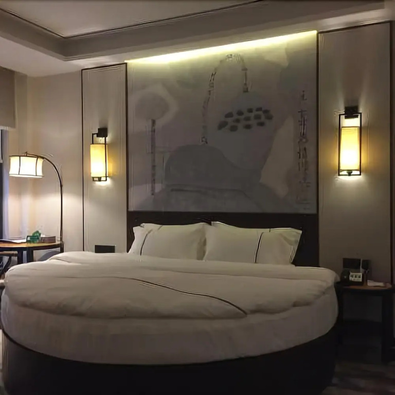 Golden Hotel
