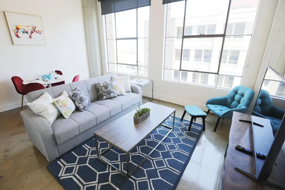 Downtown Lofty Suites