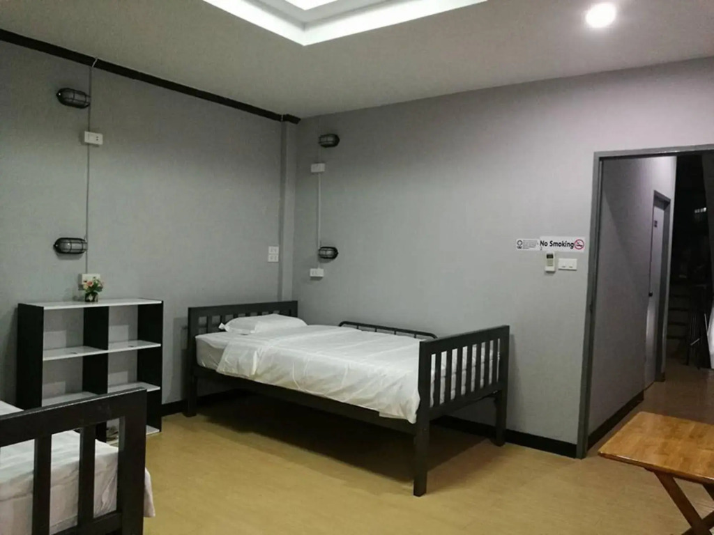 Moumou Hostel