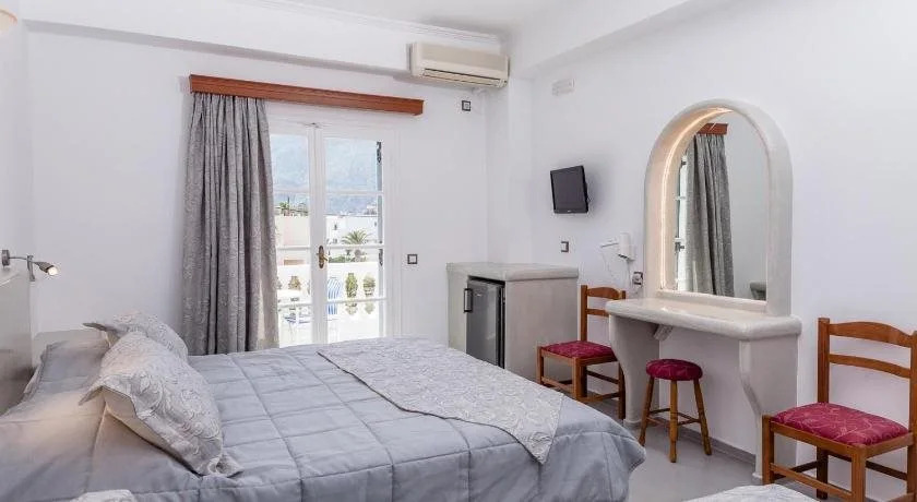 Avraki Rooms & Studios