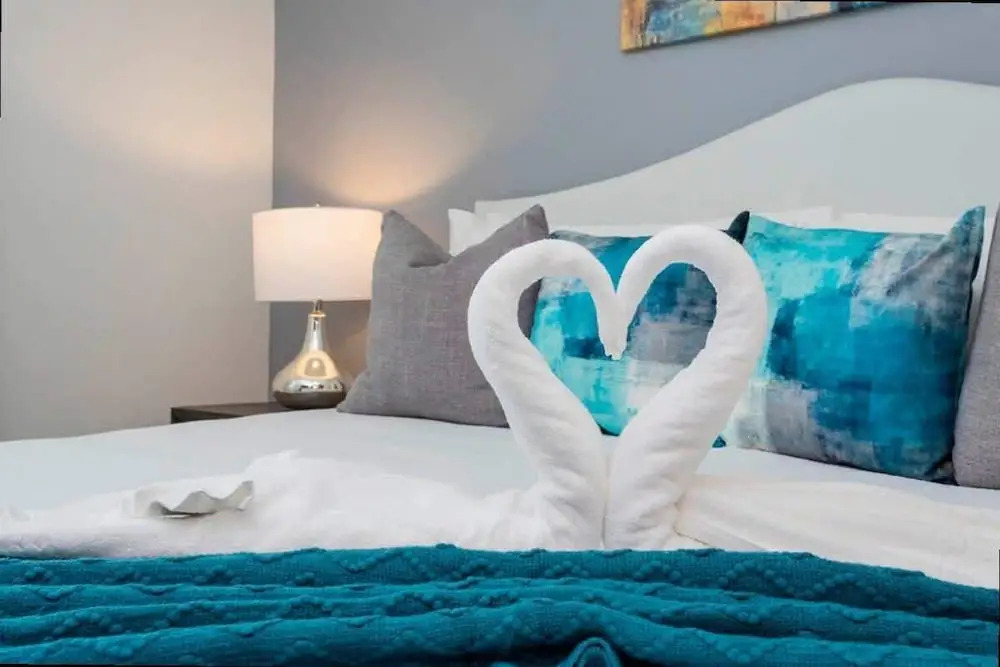 Lake View Resort Condo w Lazy River Near Disney