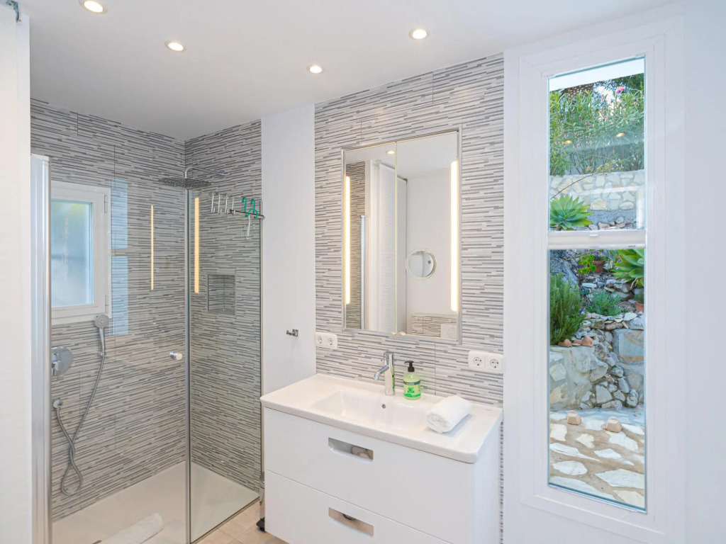 Urbane Holiday Home in Altea With Private Swimming Pool