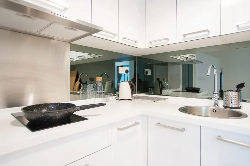 S3 Beautiful 2 Beds Suite - KLCC - KL Tower - WIFI