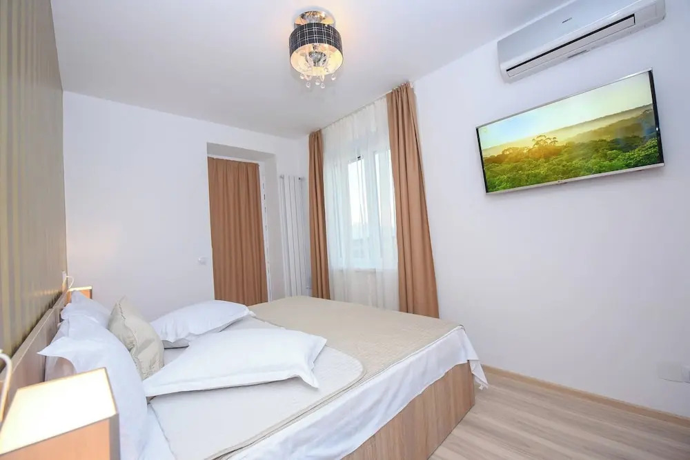 Libra Apartment - Two Bedrooms - 5 Guests - Next To Cismigiu Gardens