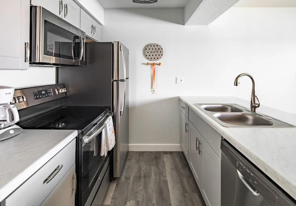 WanderJaunt - Camelback East Apts