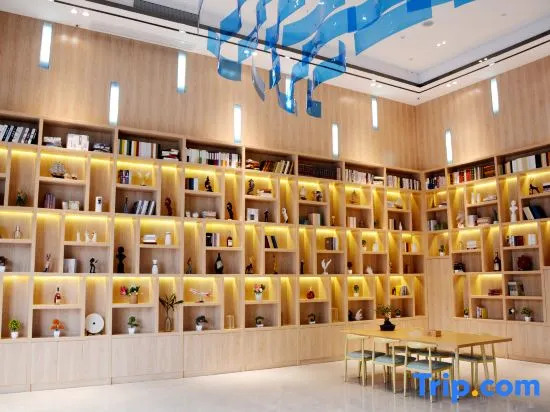 Foshan Hesun Grand Hotel (near Wanfu Cheng Commercial Plaza & Heshun Bus Station)