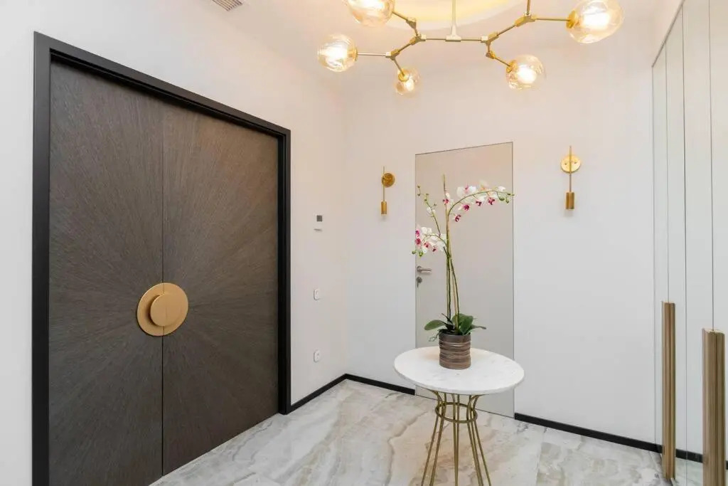 Luxury Hotel Apartment With Stunnig Views For 4