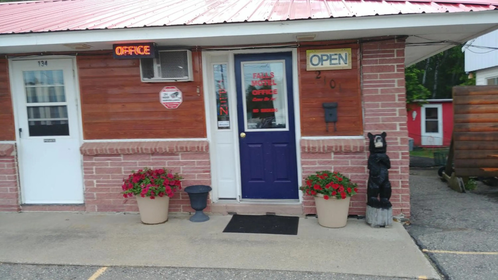 Falls Motel