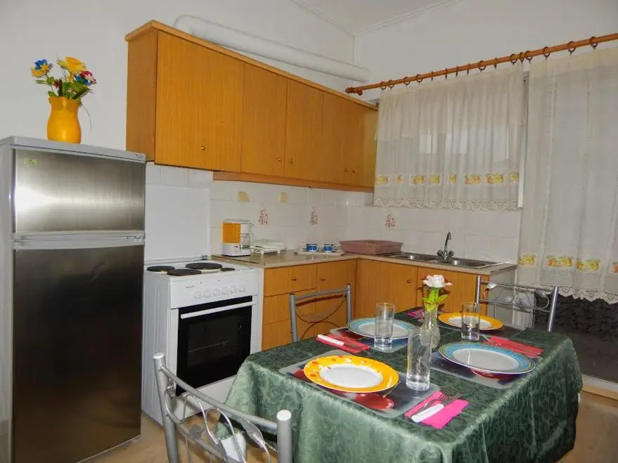 Cozy apartment for 2-5 people-Center Tripoli 1