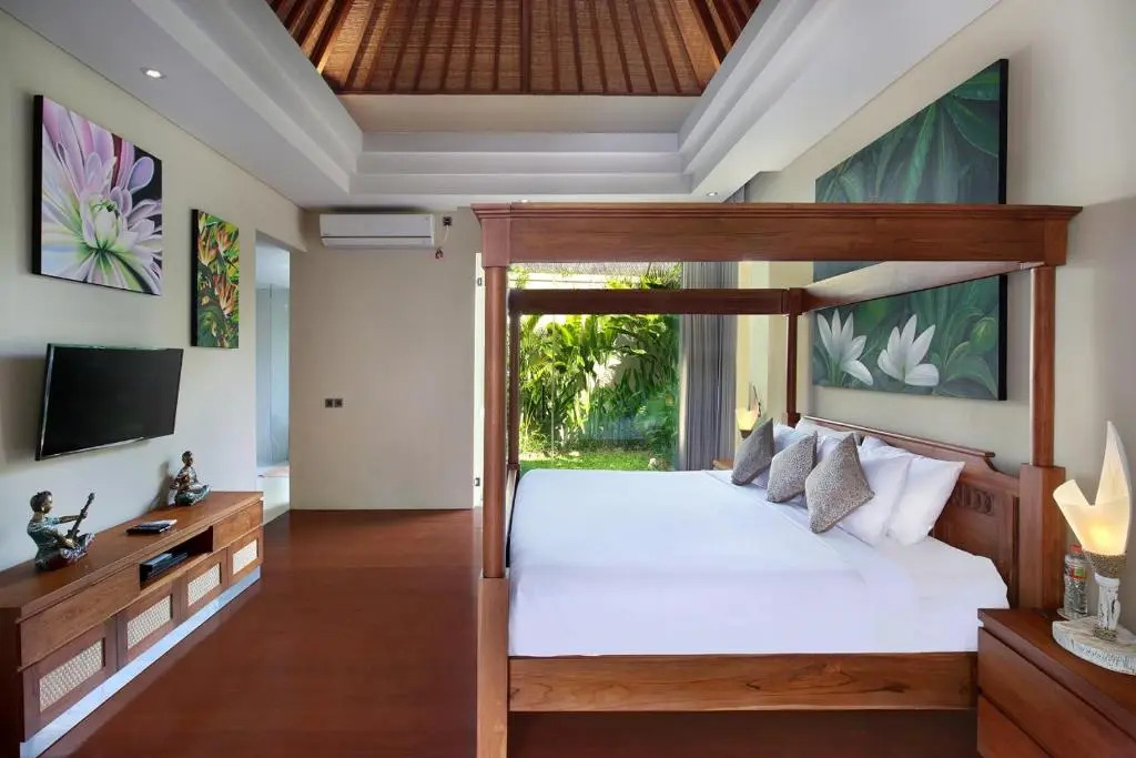 Villa J Deluxe