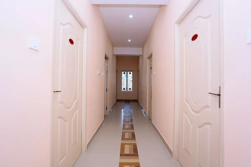 OYO 24576 Viswa Towers